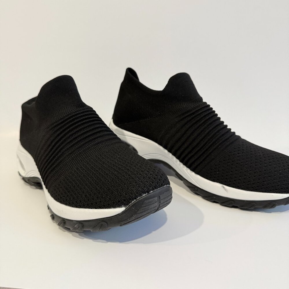 STQ Fabric Sock-Like Black Sneaker Athletic Walking Shoes Women's 10.5